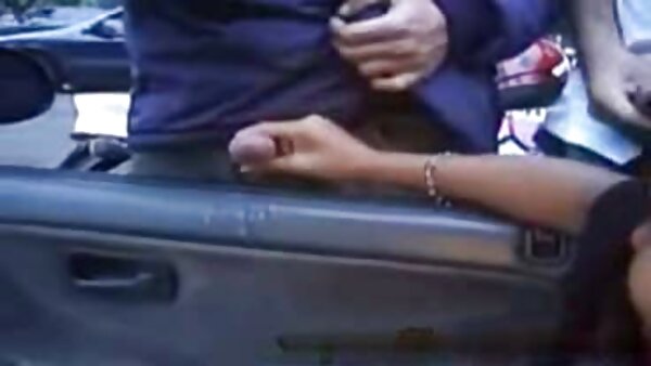 கவர்ச்சியான ஸ்வெல்ட் லெஸ்பியன் சவன்னா சிக்ஸ்க்கு 69 போஸில் புண்டை சாப்பிடுவது மிகவும் பிடிக்கும்