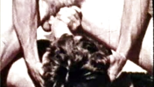 பசியுள்ள மனிதன் தனது வினோதமான ஆசிய ஹாட்டியின் கிட்டியை மிஷ் ஸ்டைலில் புணர்கிறான்